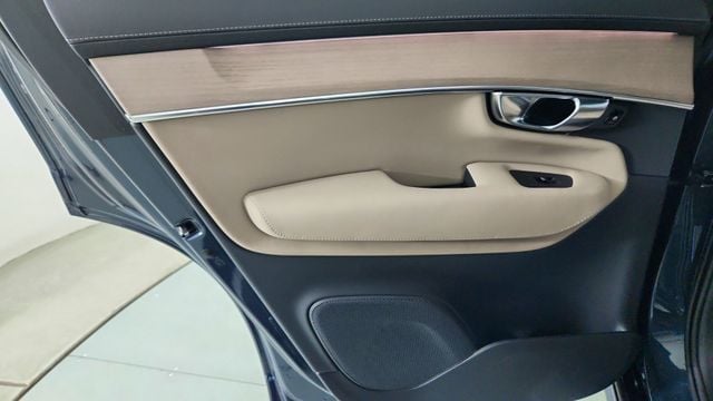 2026 Volvo XC90 Plus - Photo 29