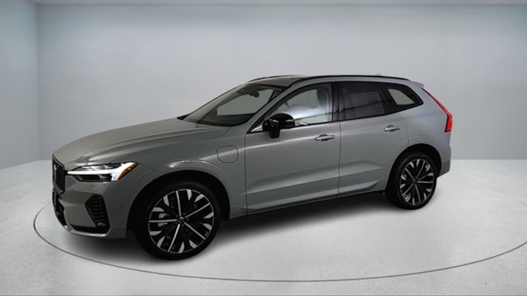 New 2026 Volvo XC60 plug-in hybrid T8 Ultra SUV
