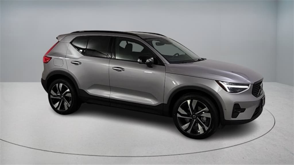 New 2026 Volvo XC40 B5 Ultra SUV