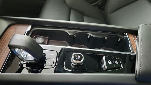 2026 Volvo V60 Cross Country Plus - Photo 17