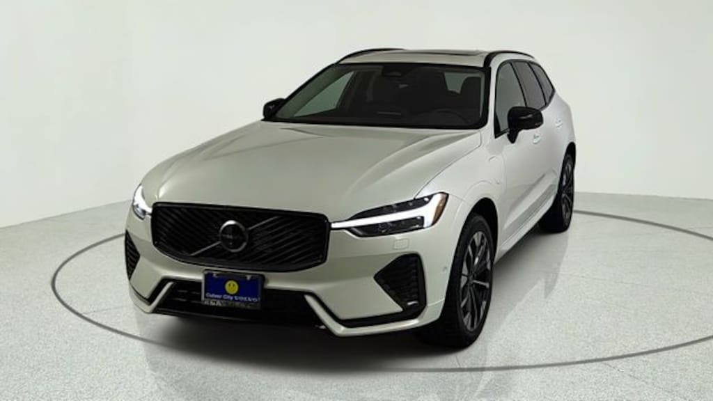 New 2026 Volvo XC60 plug-in hybrid T8 Plus SUV