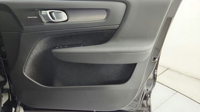 2026 Volvo XC40 Ultra Black Edition - Photo 38