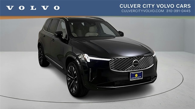 2026 Volvo XC90 Plus's photo