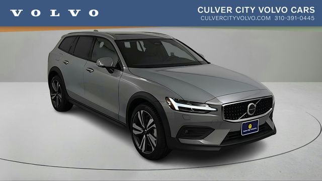 2026 Volvo V60 Cross Country B5 Plus Wagon