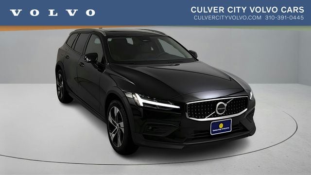 2026 Volvo V60 Cross Country B5 Plus AWD's photo