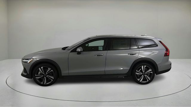2026 Volvo V60 Cross Country B5 Plus photo 6