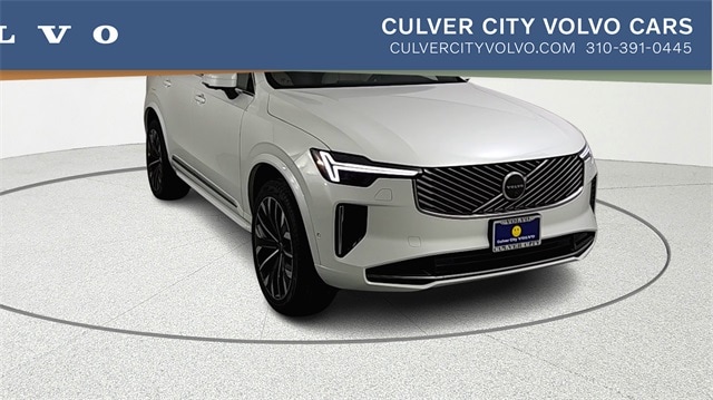 2026 Volvo XC90 Plus's photo