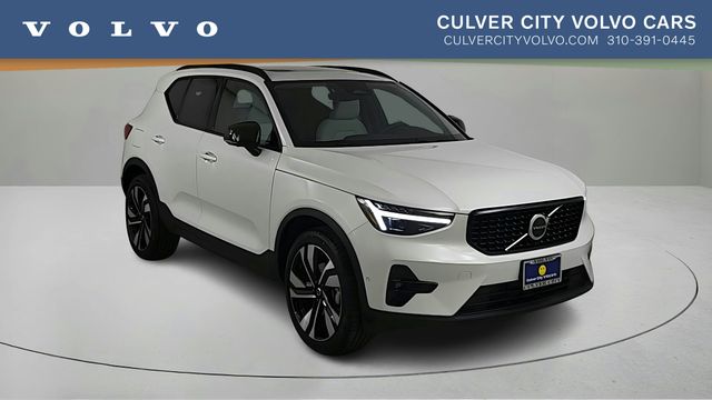 2026 Volvo XC40 SUV 