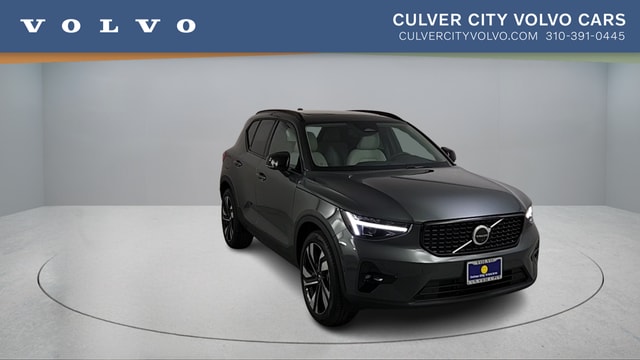 2026 Volvo XC40 SUV 