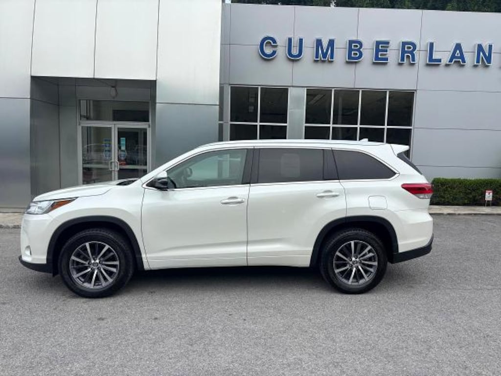 Used 2018 Toyota Highlander XLE Front Wheel Drive SUV