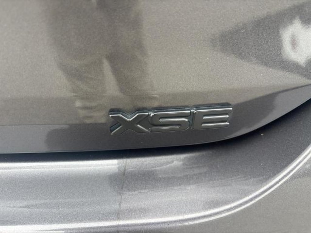 Used 2021 Toyota Highlander XSE Front Wheel Drive SUV