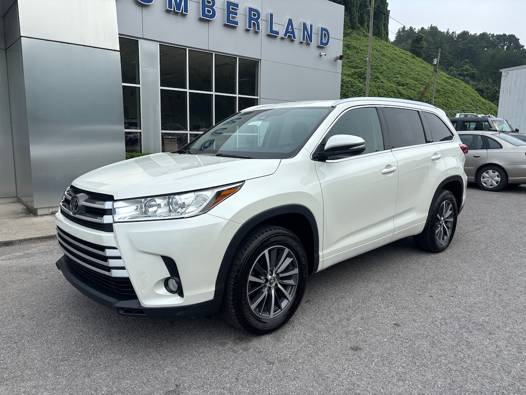 Used 2018 Toyota Highlander XLE Front Wheel Drive SUV