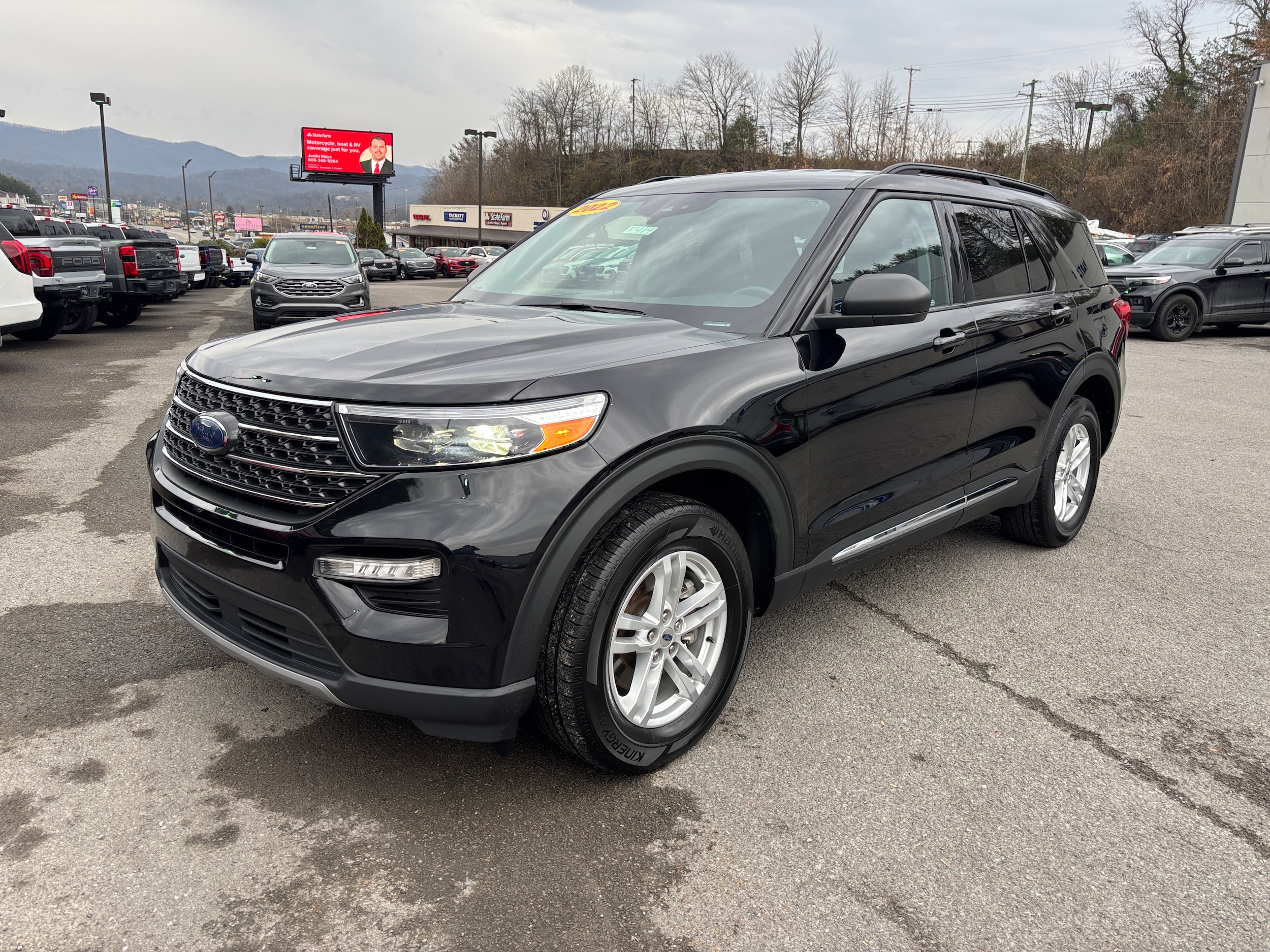 2022 Ford Explorer XLT's photo