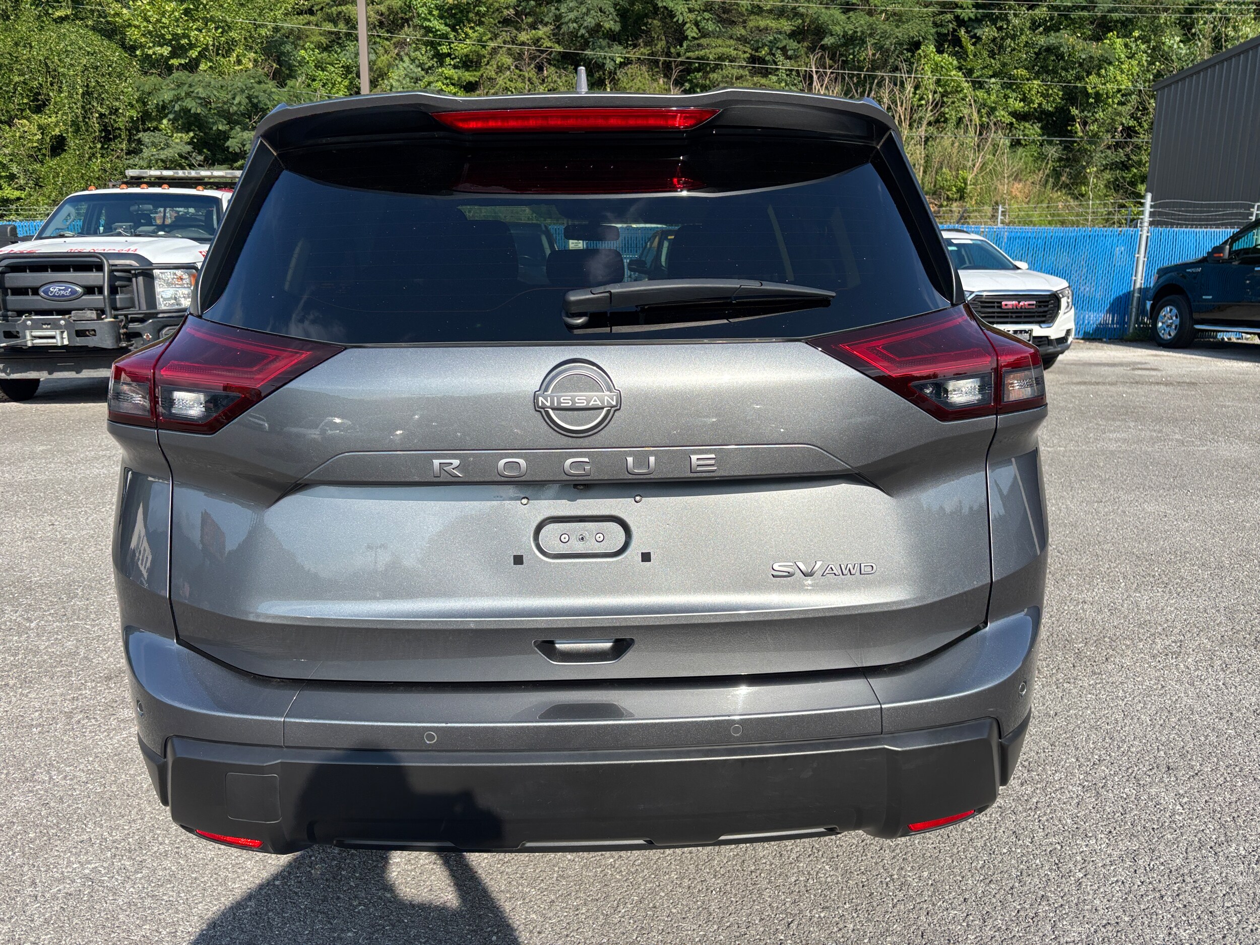 2024 Nissan Rogue SV photo 2
