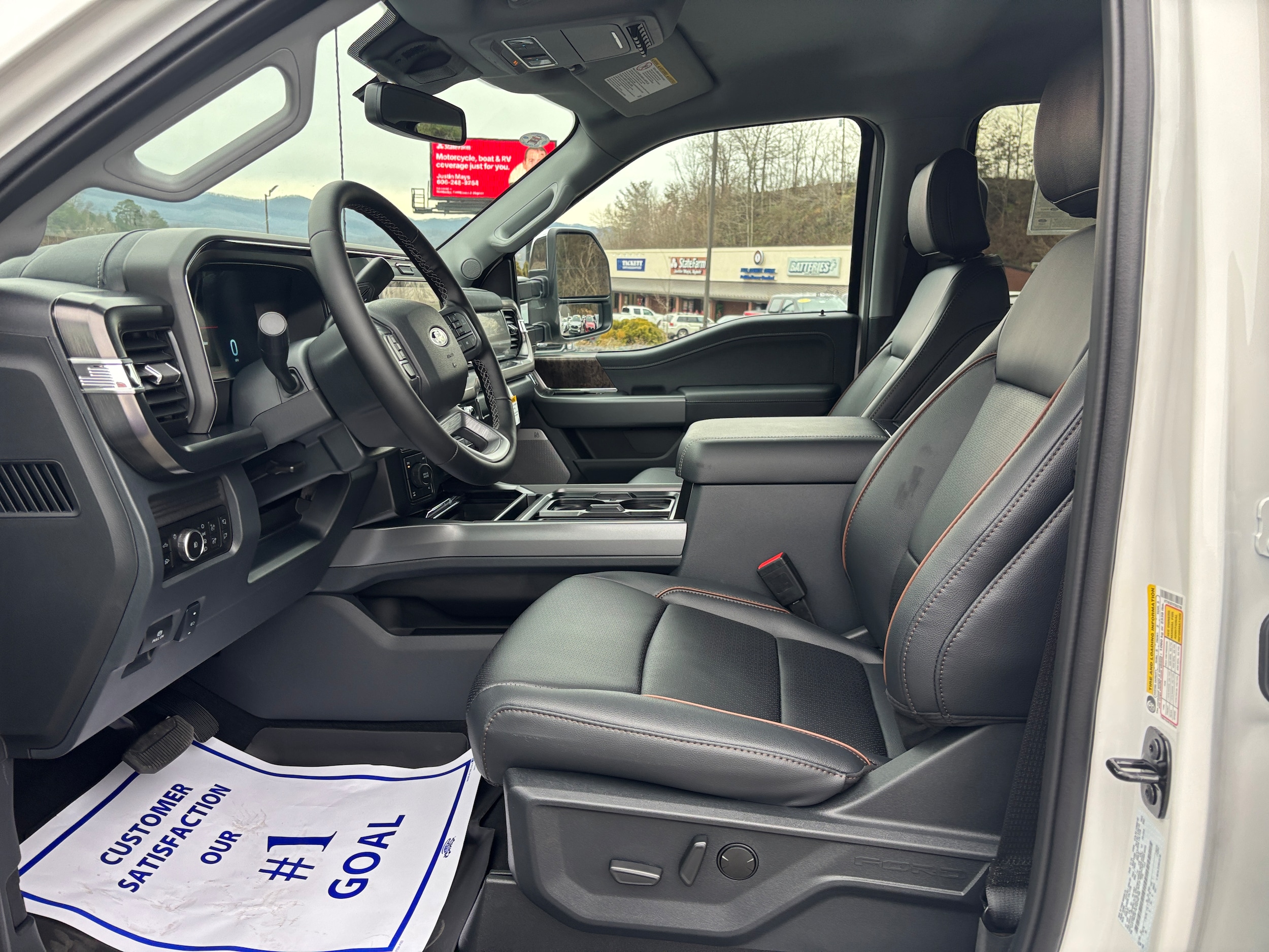 2026 Ford F-250 Super Duty Lariat - Photo 13