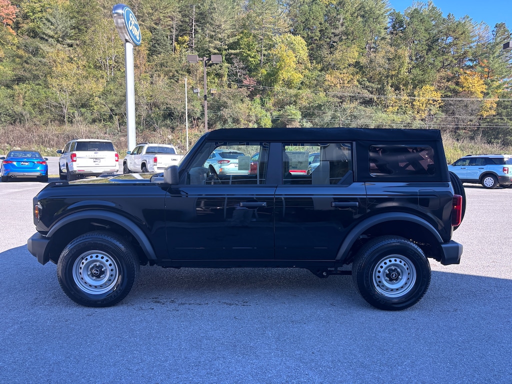 New 2025 Ford Bronco Base 4X4 SUV