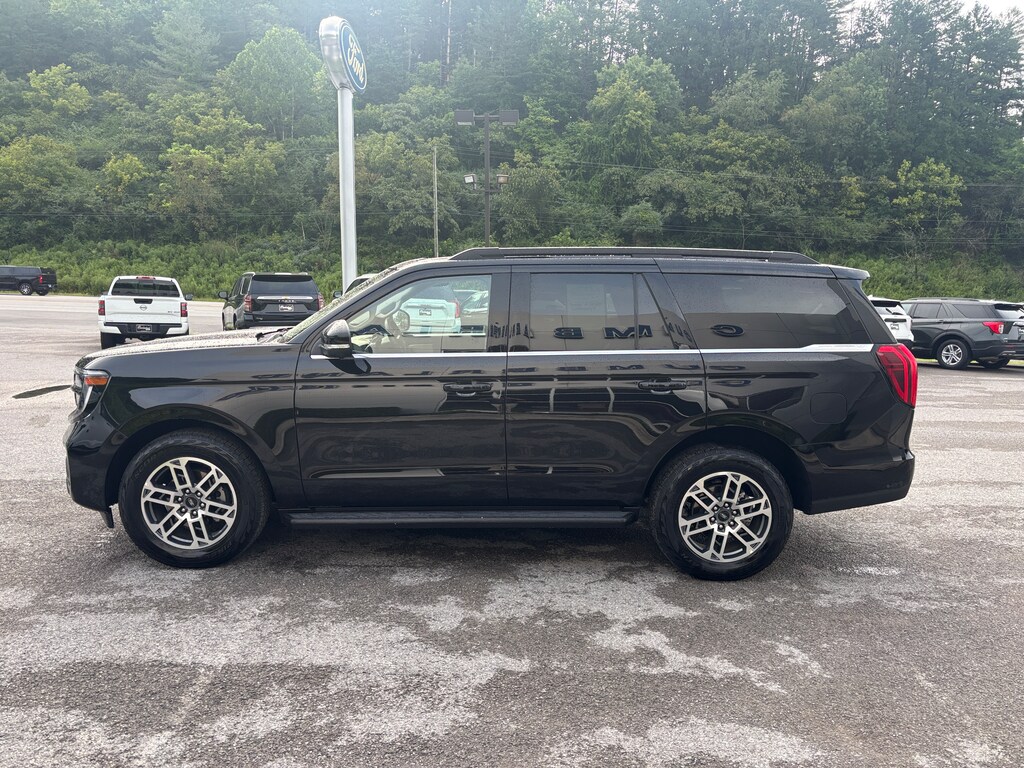 Used 2025 Ford Expedition Active 4X4 SUV