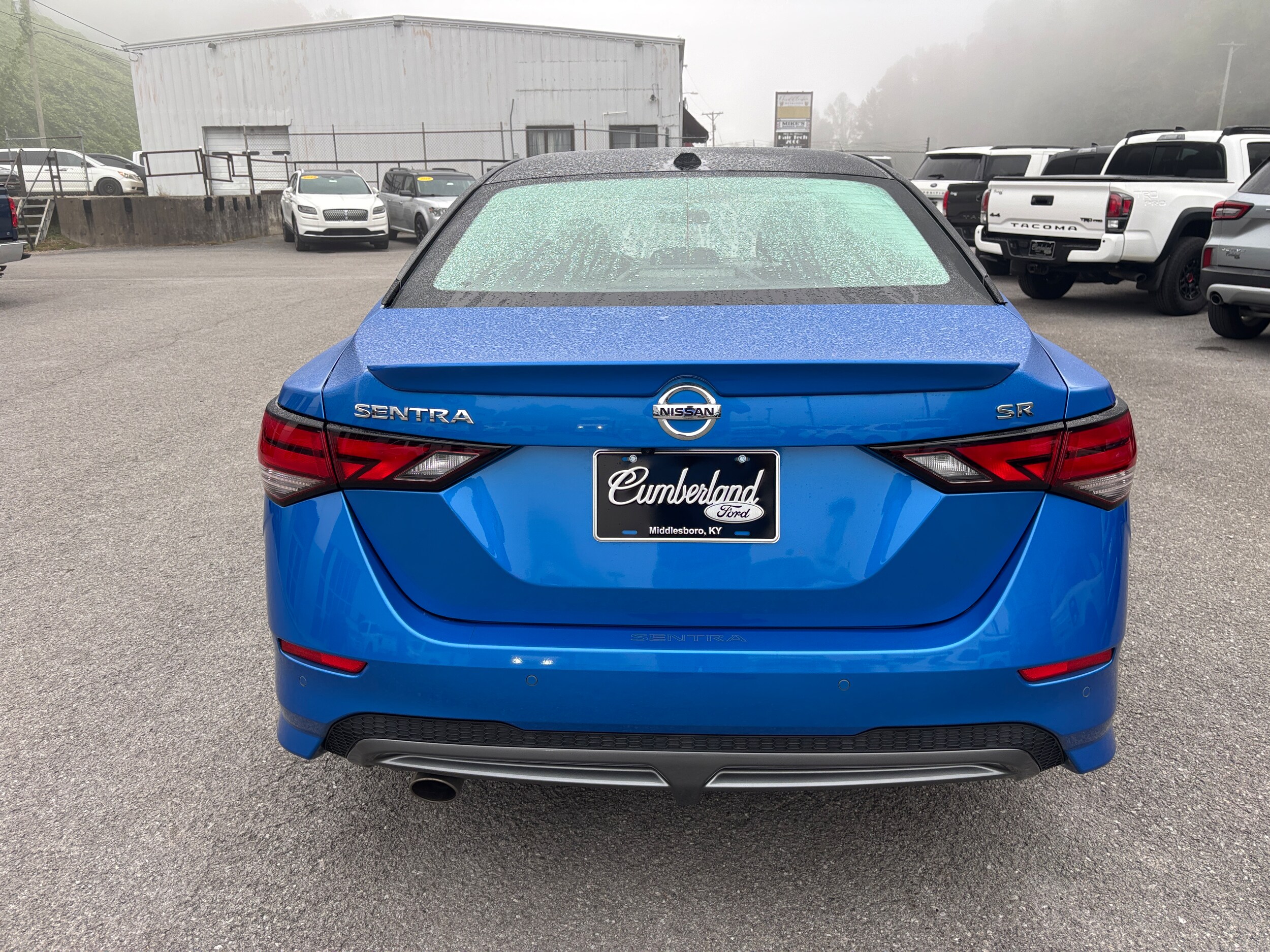 2022 Nissan Sentra SR photo 3