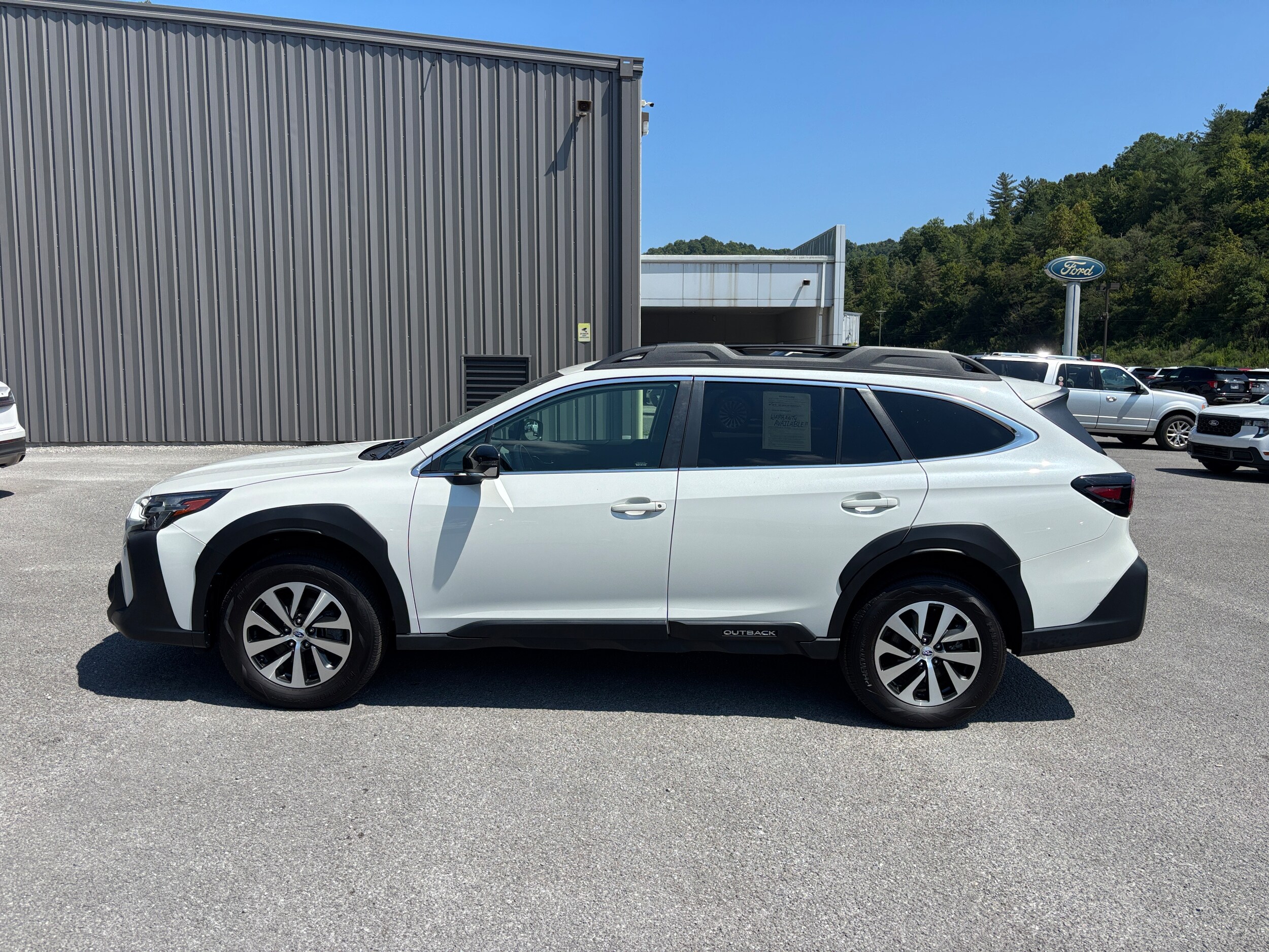 2024 Subaru Outback Premium photo 2