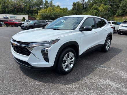 2025 Chevrolet Trax LS SUV