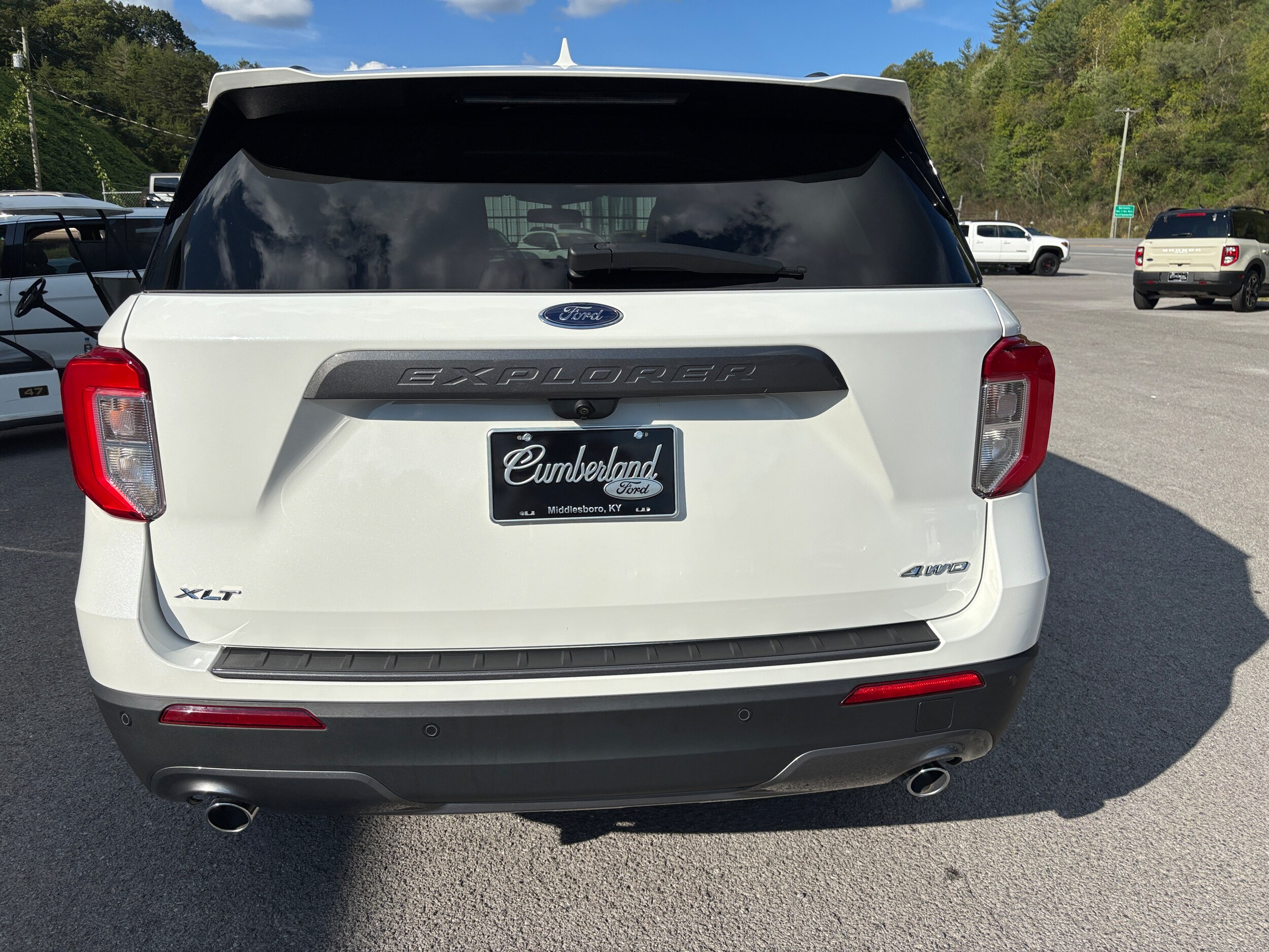 2022 Ford Explorer XLT photo 2