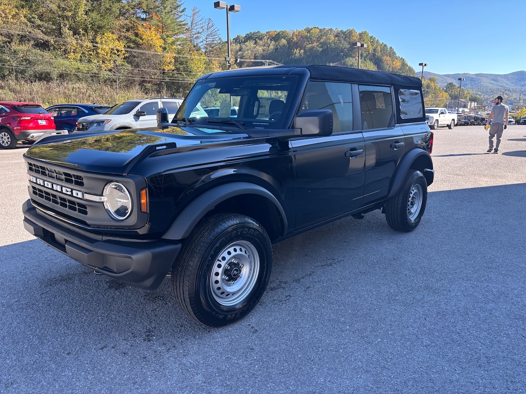 New 2025 Ford Bronco Base 4X4 SUV