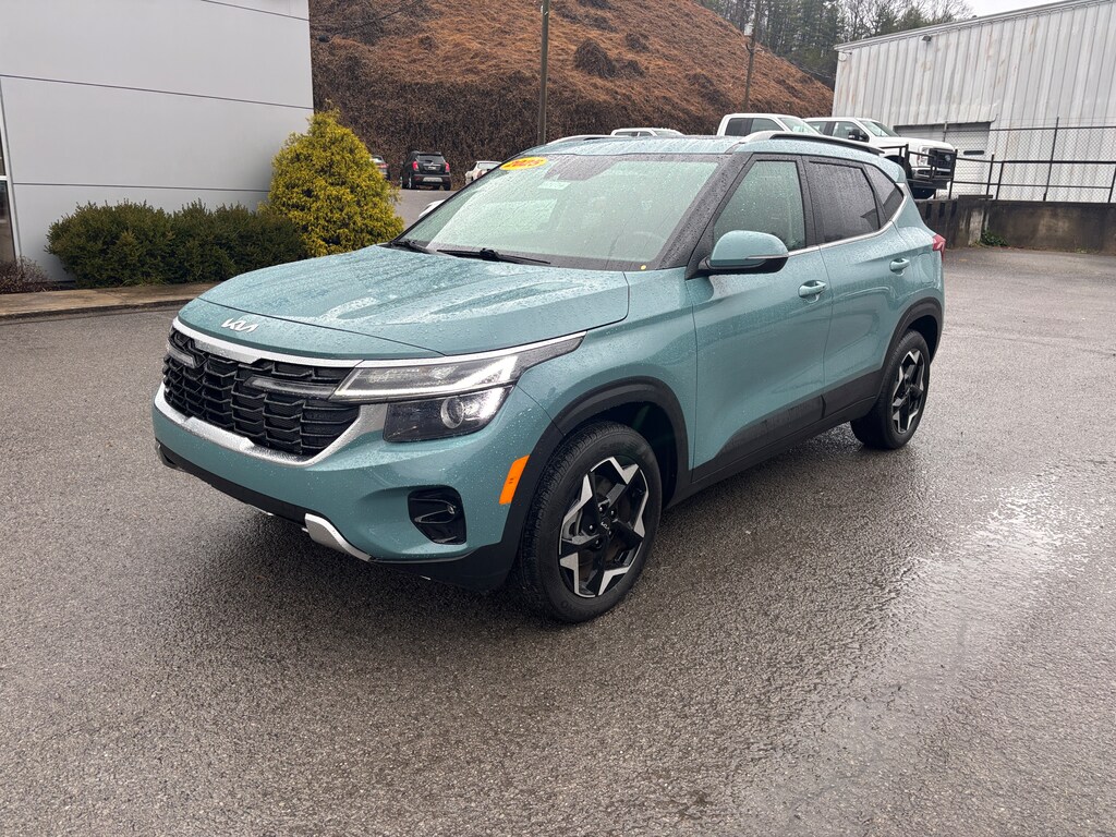 Used 2025 Kia Seltos EX AWD SUV