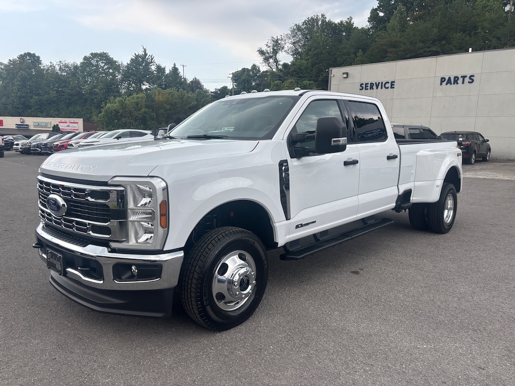 New 2026 Ford Super Duty F-350 XLT DRW 4X4 TRUCK