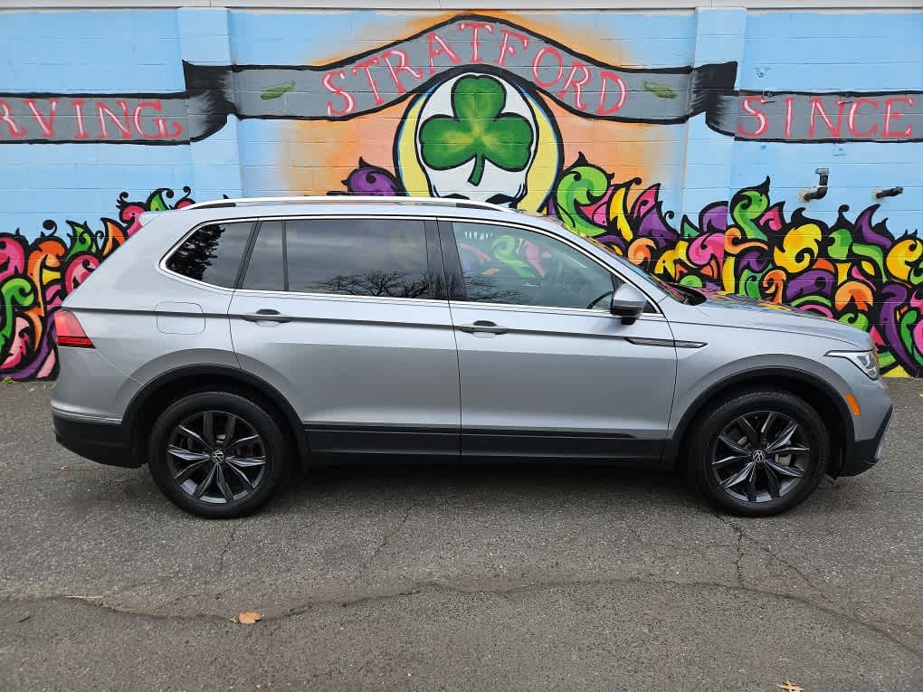 2023 Volkswagen Tiguan SE photo 3