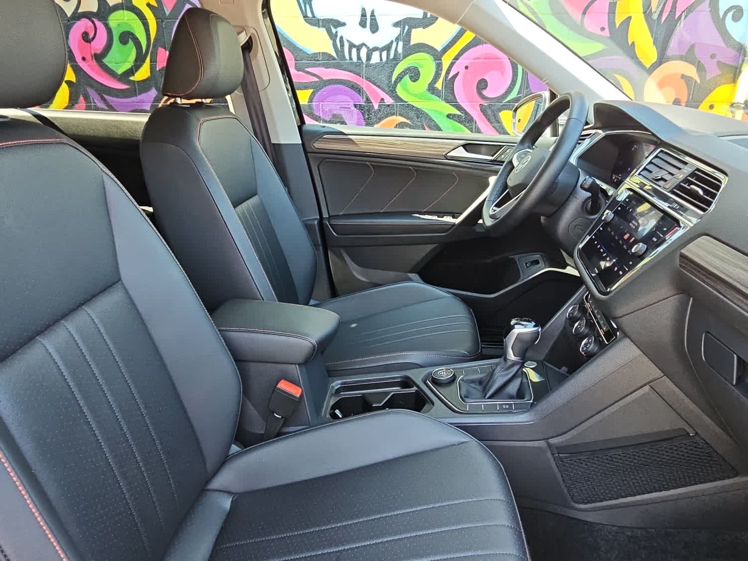 2024 Volkswagen Tiguan Wolfsburg Edition photo 2