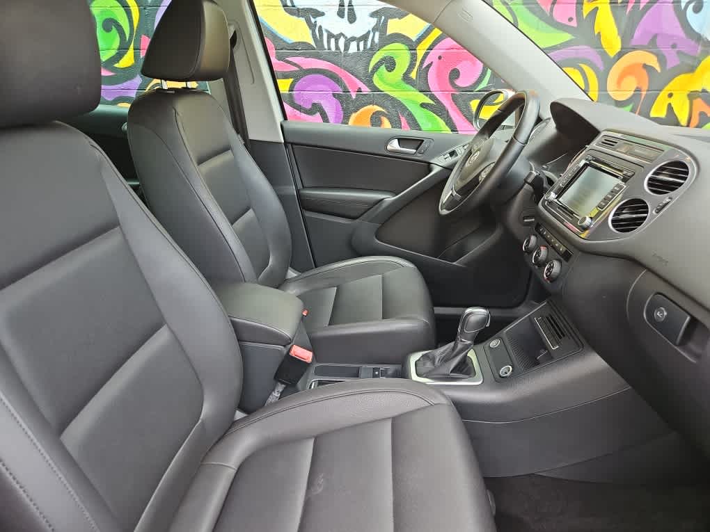 2014 Volkswagen Tiguan SE photo 2