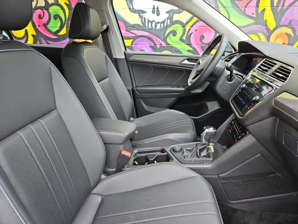 2023 Volkswagen Tiguan SE photo 4