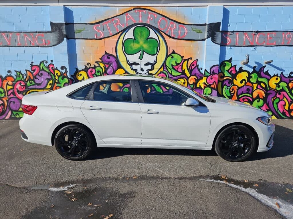 Certified 2025 Volkswagen Jetta 1.5T SE Sedan