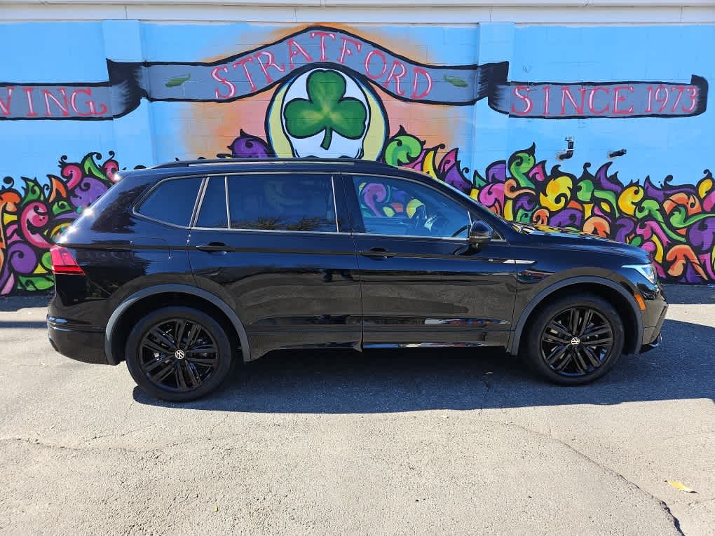 2022 Volkswagen Tiguan SE R-Line Black photo 3