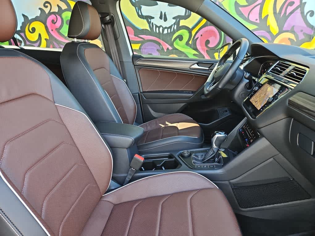 2022 Volkswagen Tiguan SEL Premium R-Line photo 2