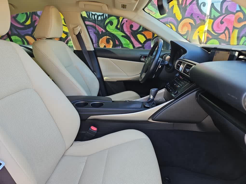 2014 Lexus IS 250 photo 4