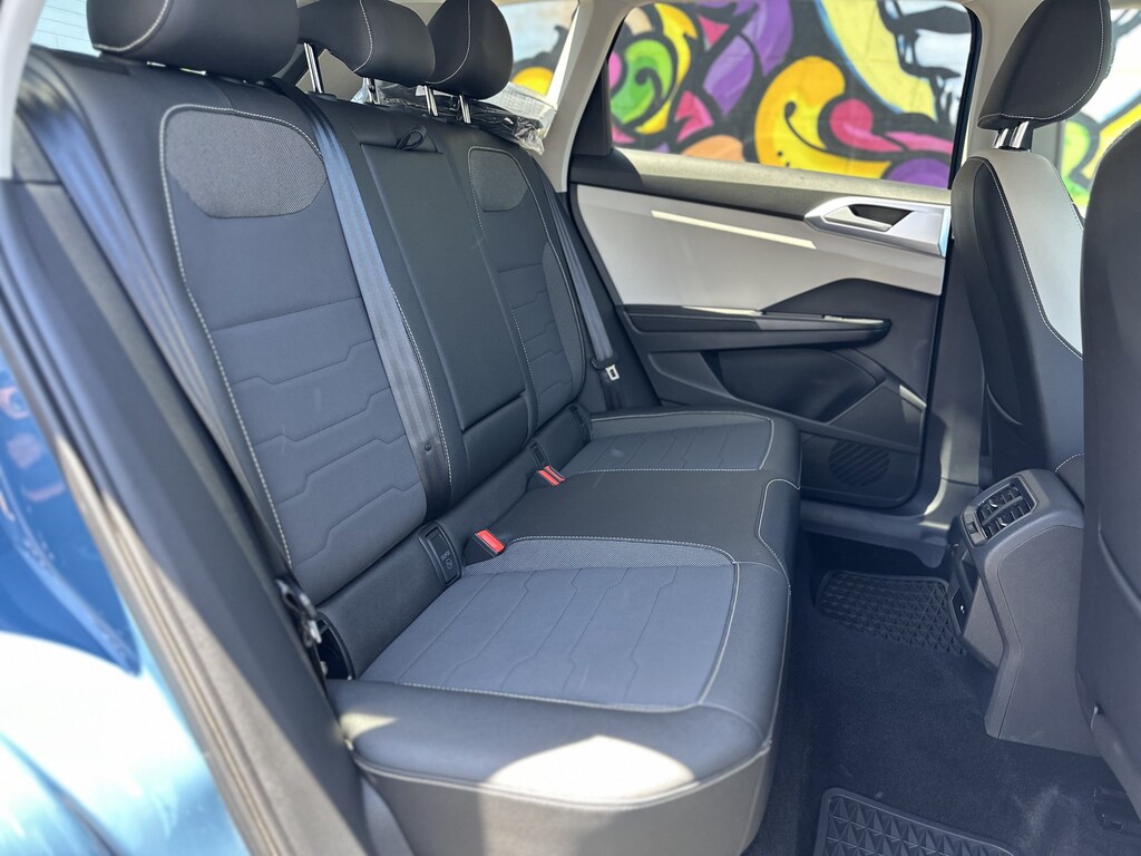 New 2025 Volkswagen Taos SE SUV