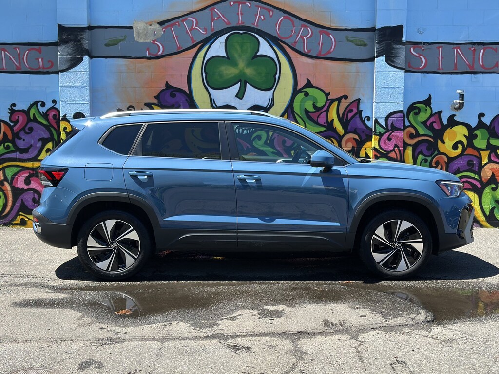 New 2025 Volkswagen Taos SE SUV