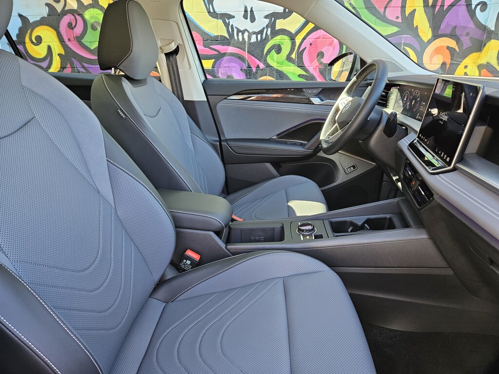 New 2025 Volkswagen Tiguan SE SUV