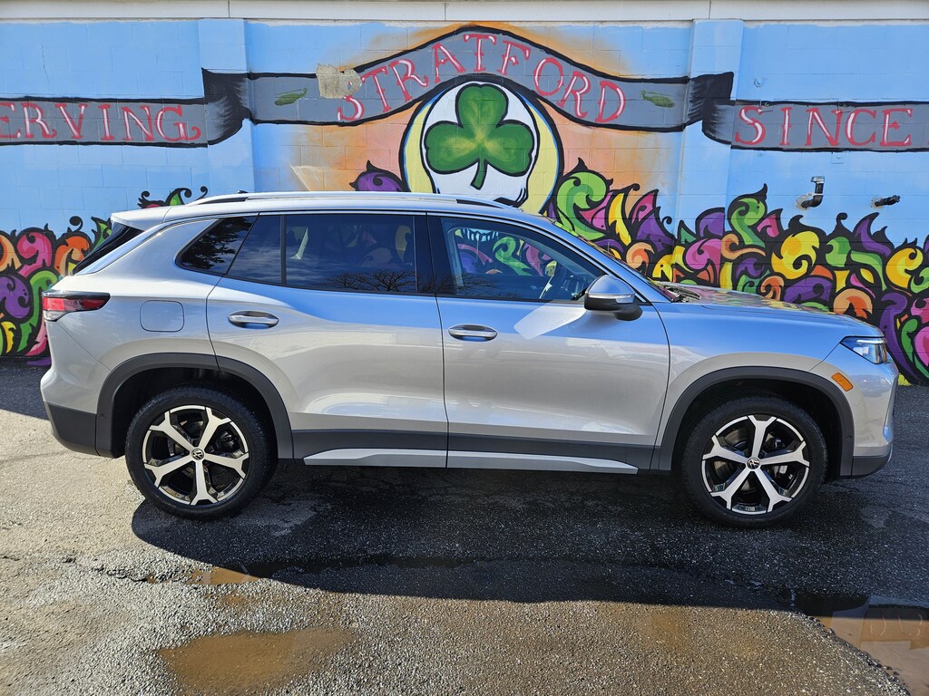 New 2025 Volkswagen Tiguan SE SUV