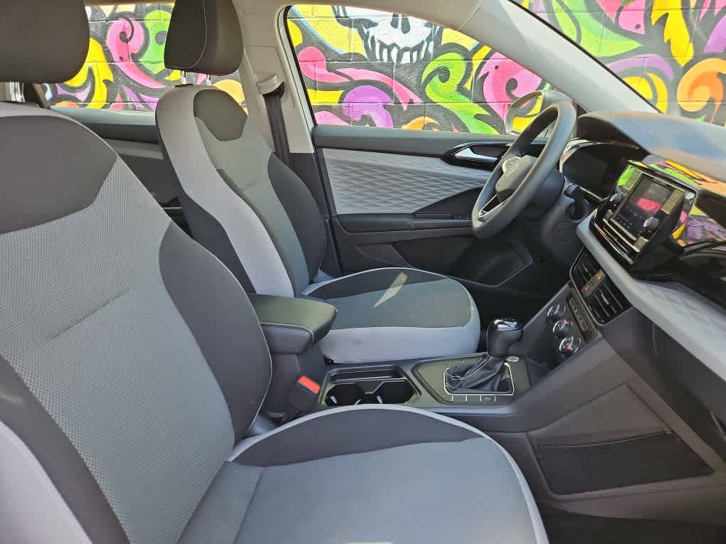 2022 Volkswagen Taos S photo 2