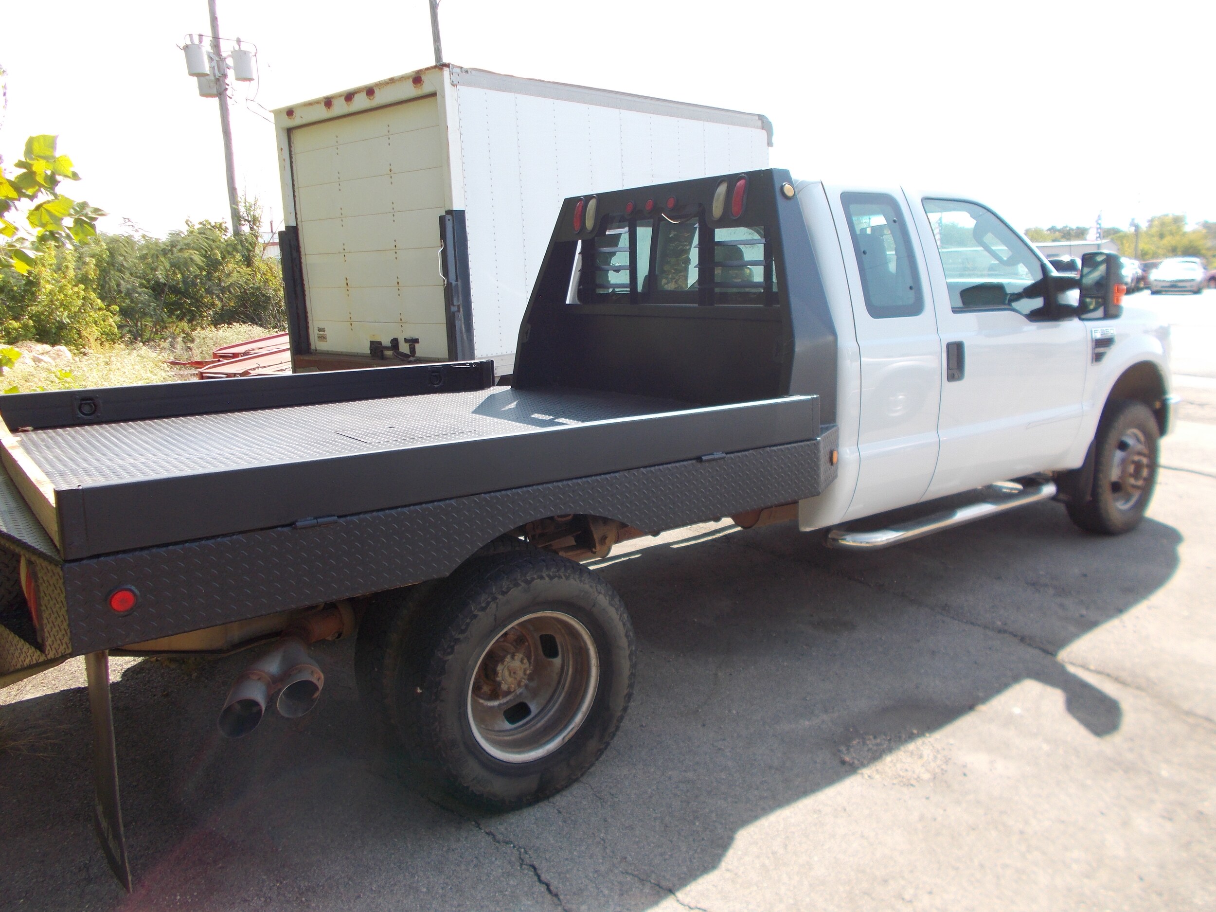 2008 Ford F-350 XLT photo 2