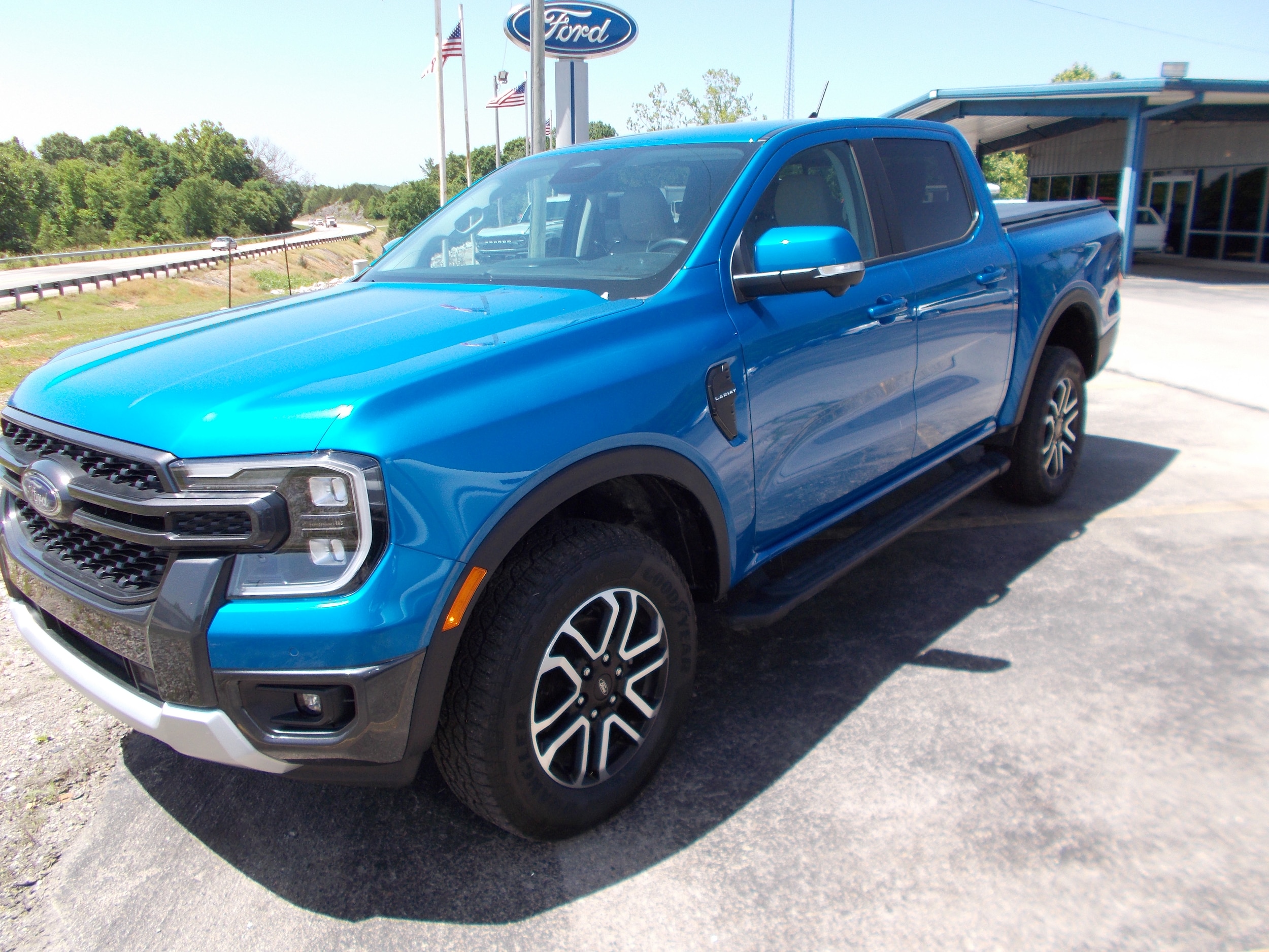 2025 Ford Ranger Lariat 4x4 SuperCrew 5' Box's photo