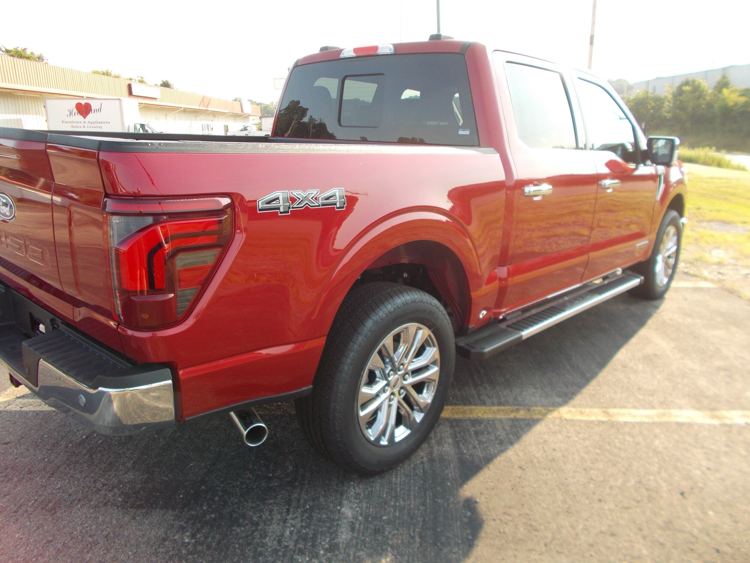 2025 Ford F-150 Lariat photo 3