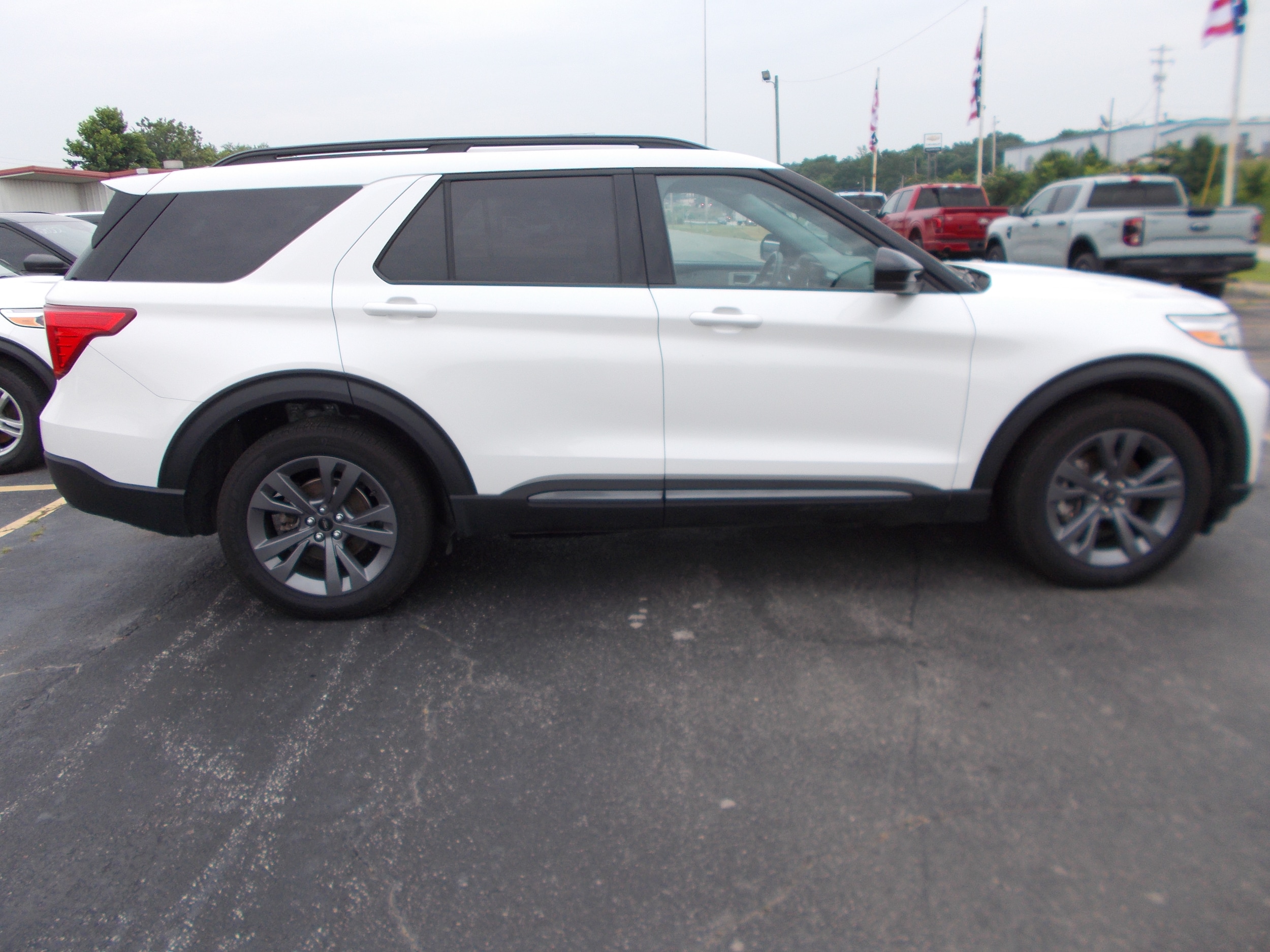 Used 2023 Ford Explorer XLT with VIN 1FMSK8DH0PGA31053 for sale in Doniphan, MO