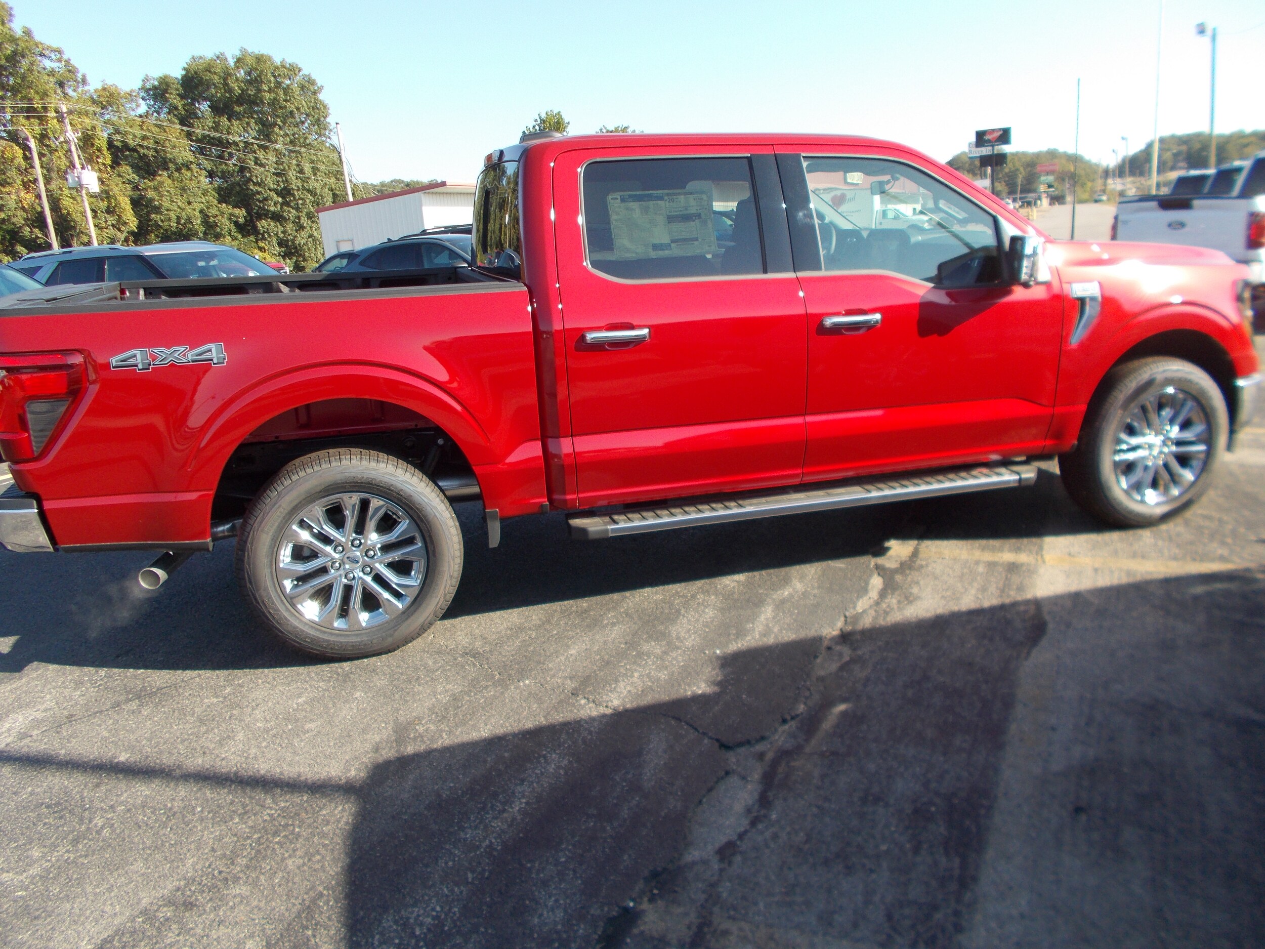 2025 Ford F-150 XLT photo 2