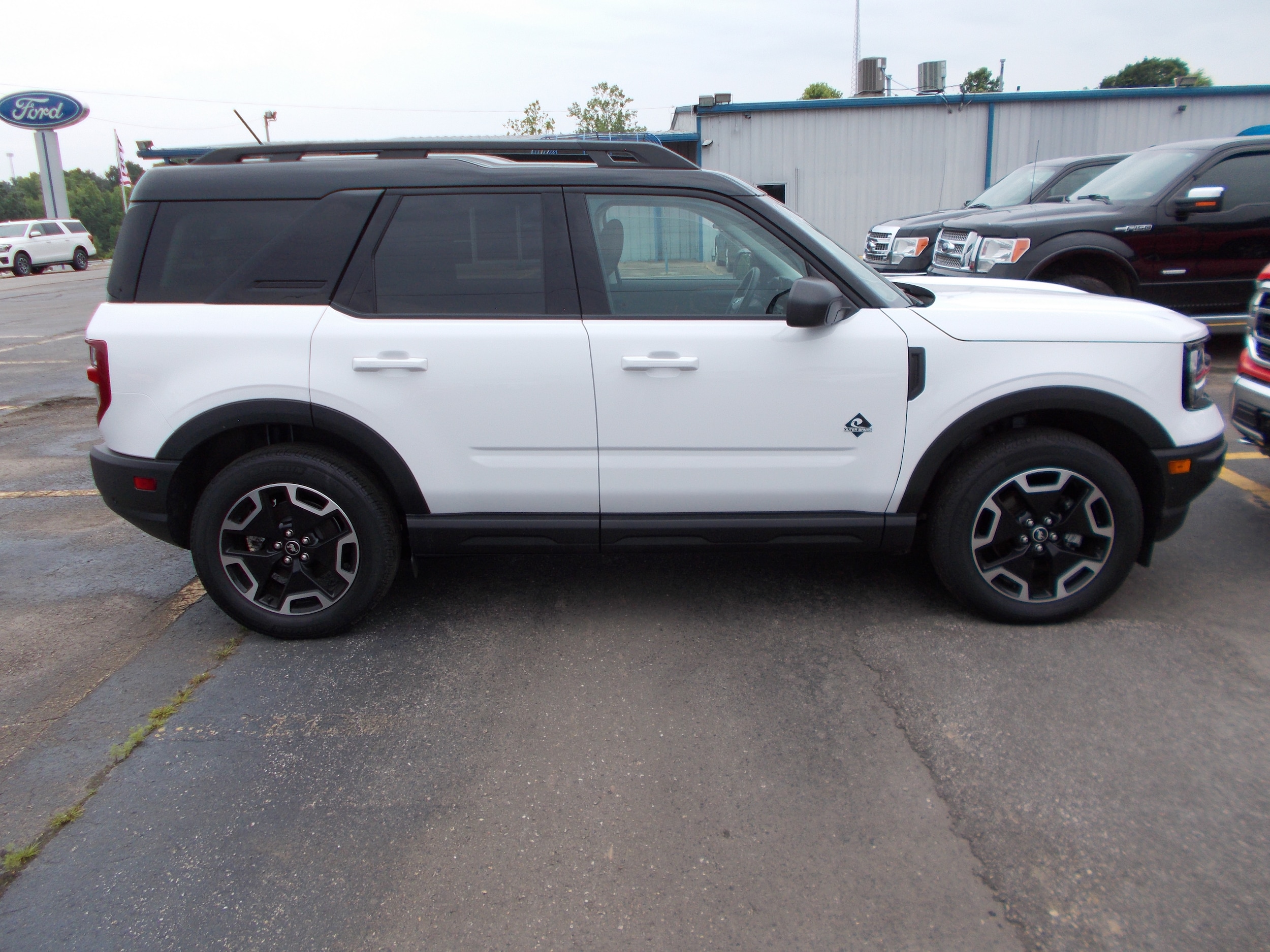 Used 2024 Ford Bronco Sport Outer Banks with VIN 3FMCR9C63RRE71317 for sale in Doniphan, MO