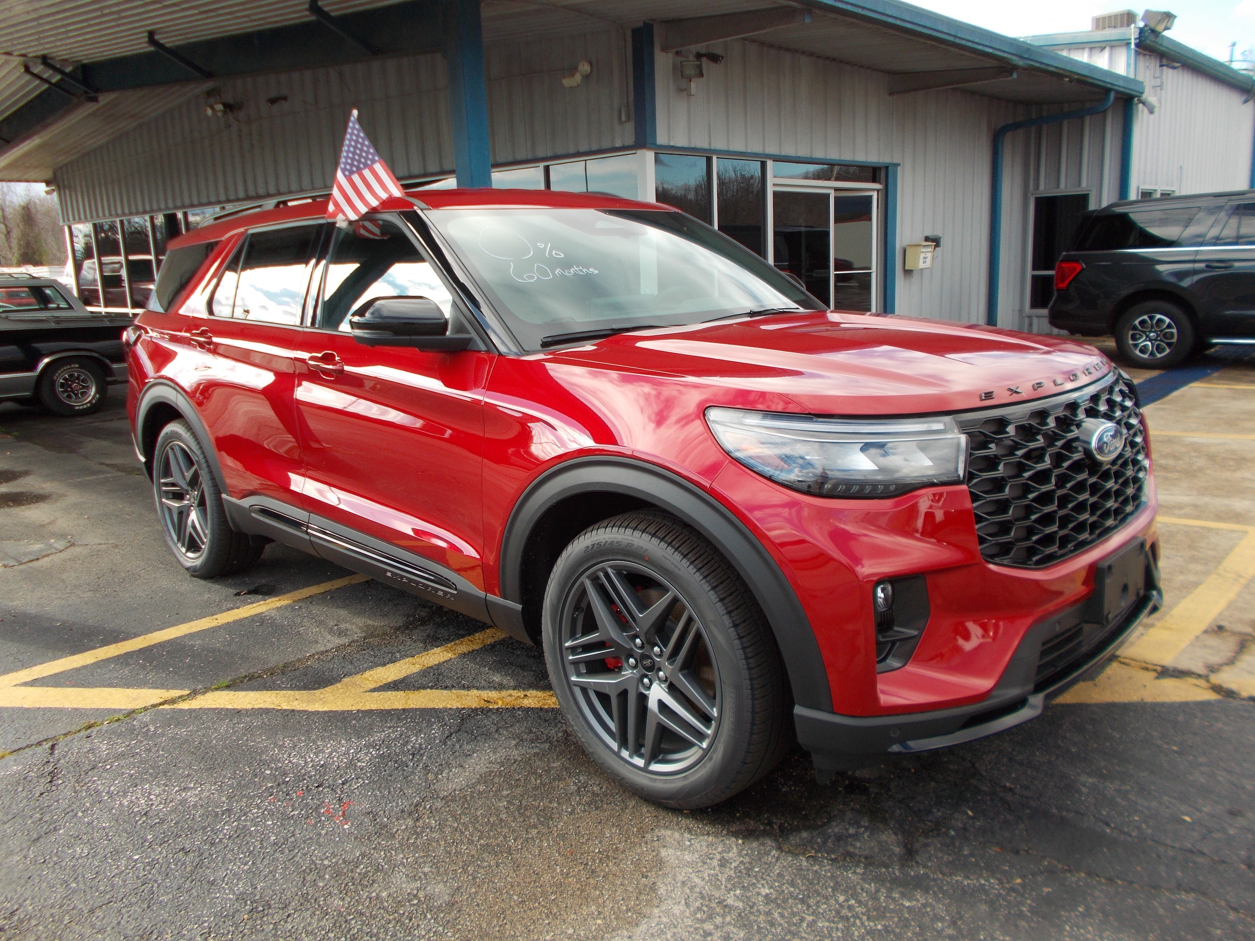 2025 Ford Explorer ST's photo