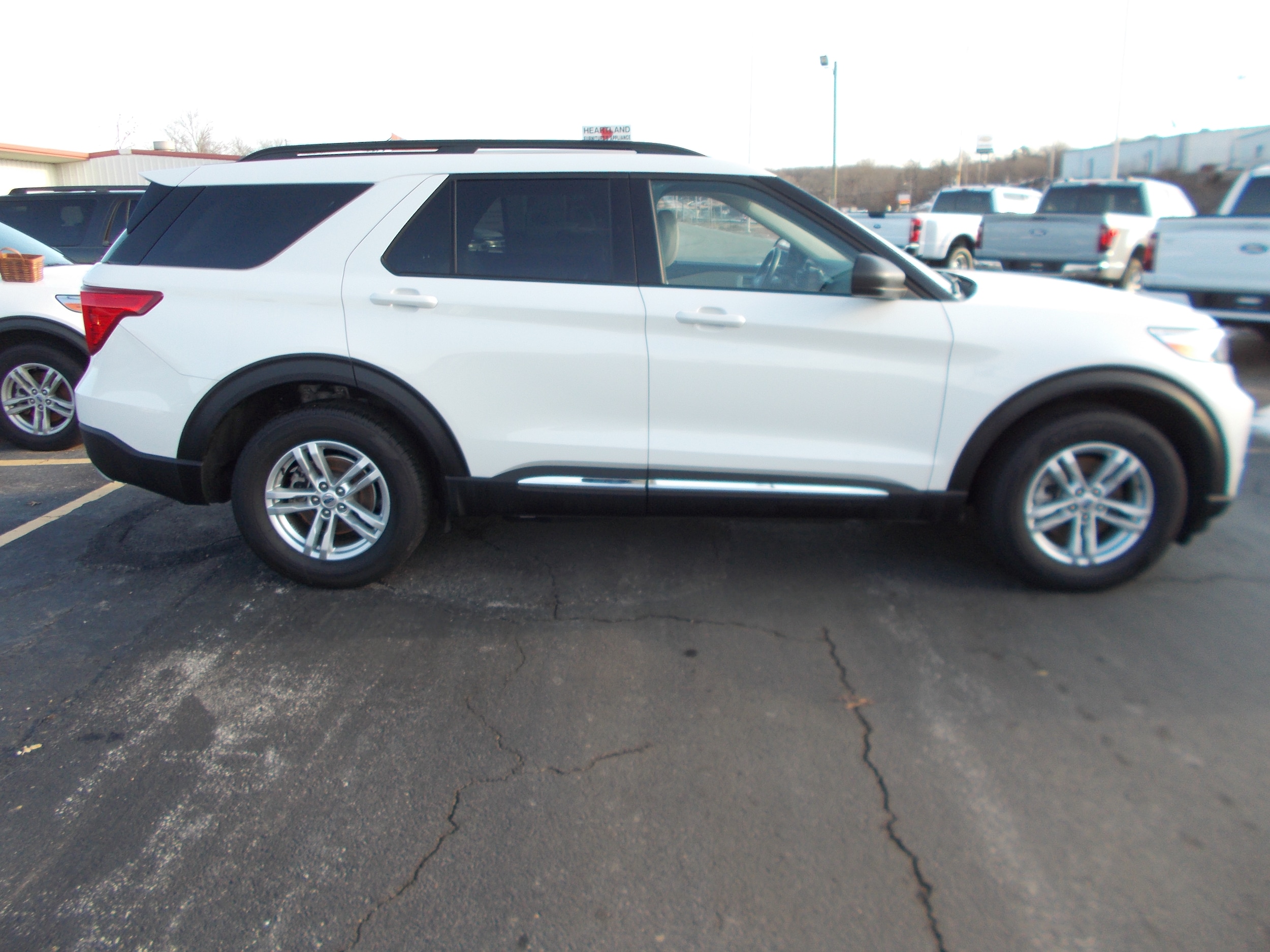 Used 2023 Ford Explorer XLT with VIN 1FMSK8DH8PGA31382 for sale in Doniphan, MO