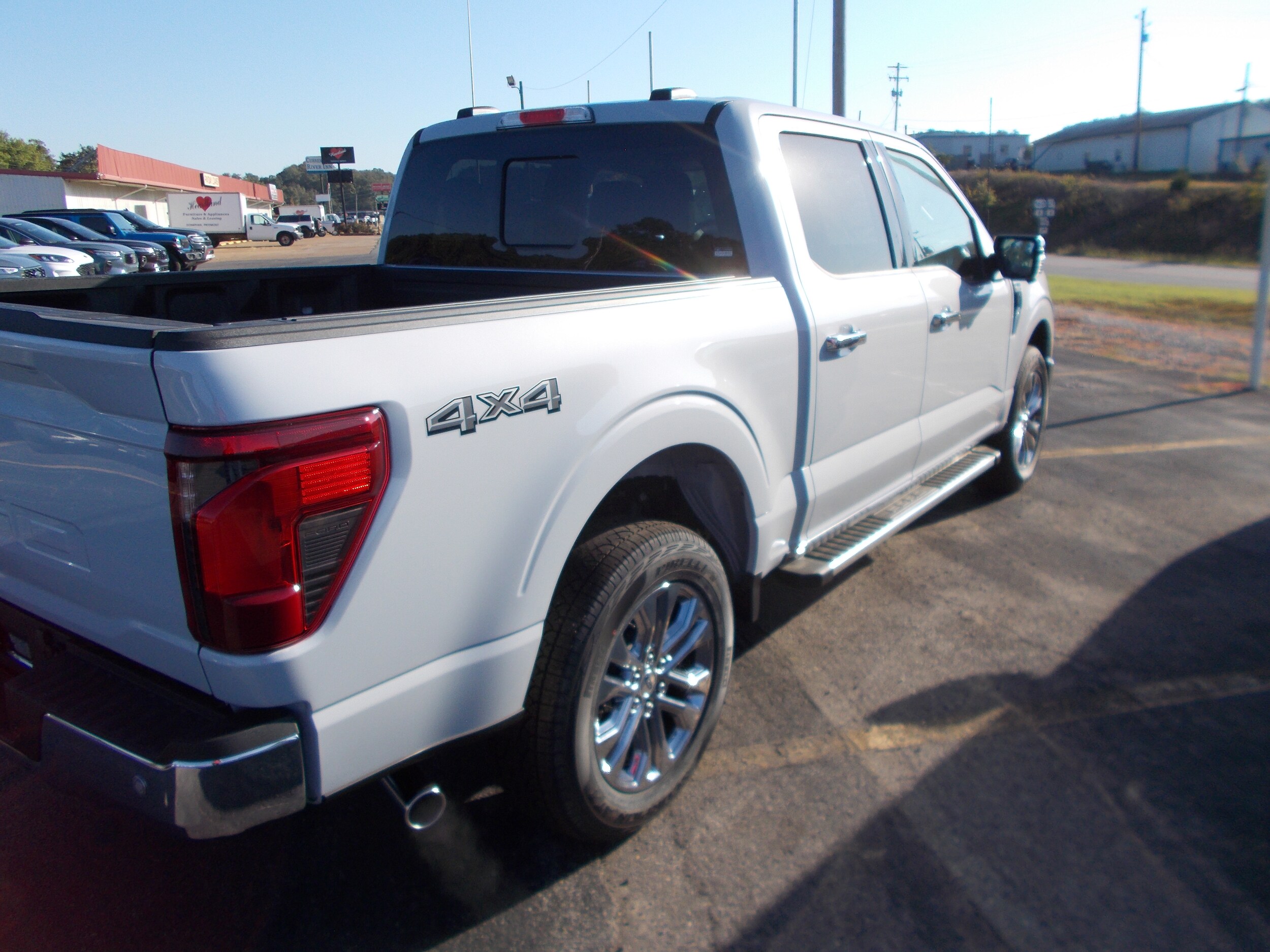 2025 Ford F-150 XLT photo 2